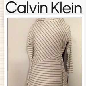 Calvin Klein Top.       B4
